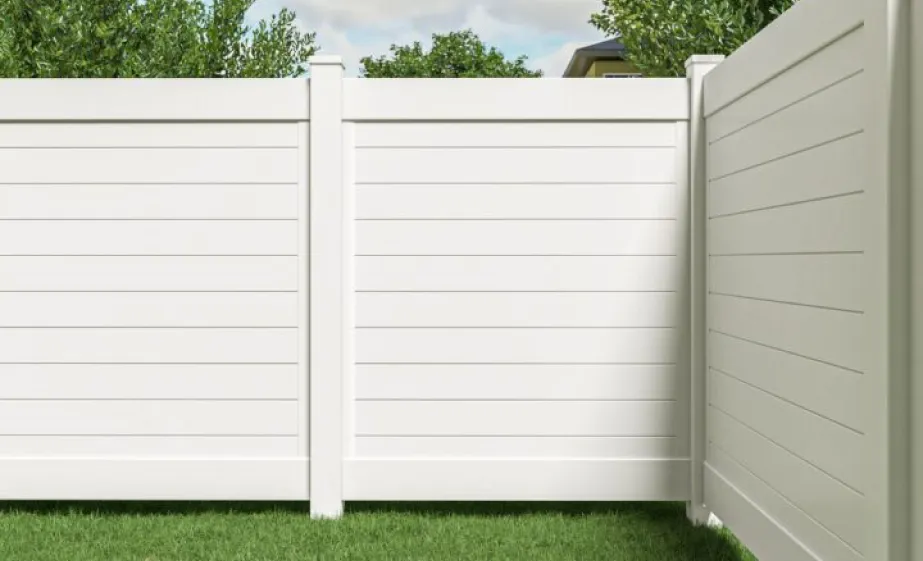 Horizontal Solid Privacy Vinyl Fencing